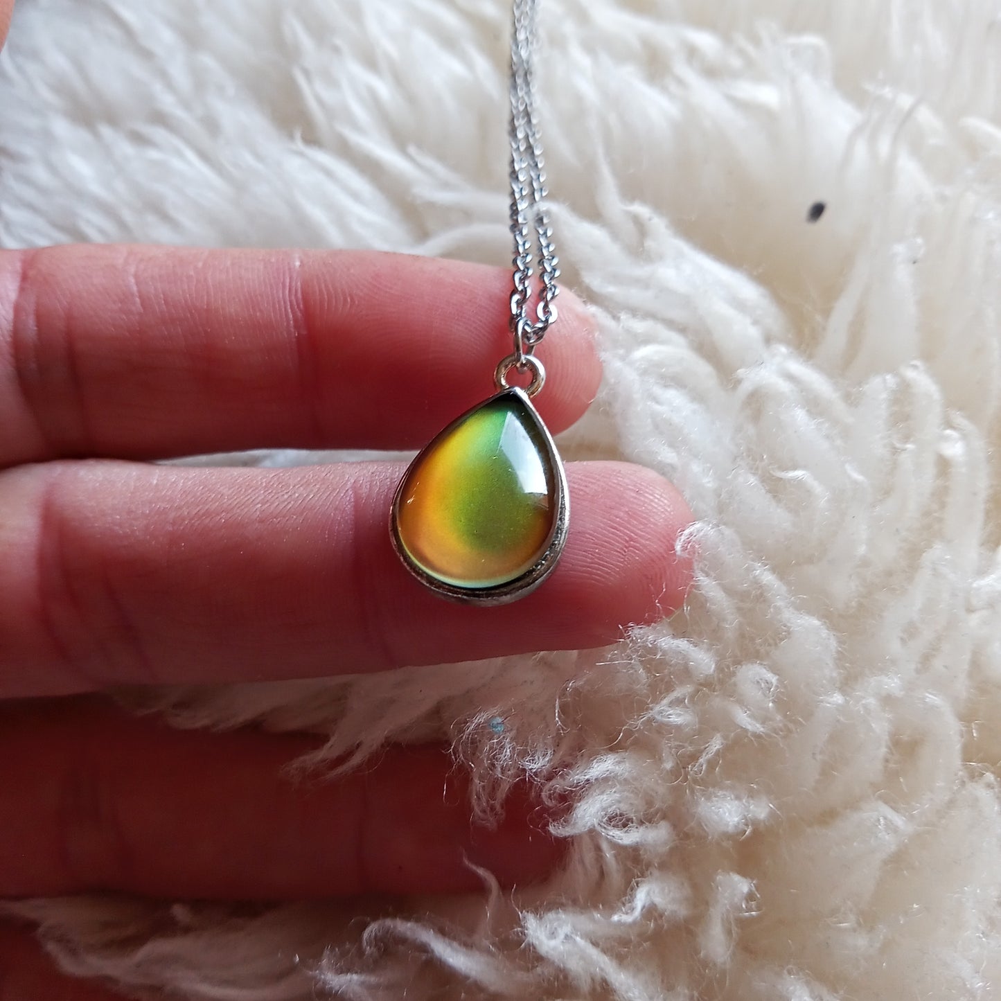 Magic Tears Color Changing Necklace